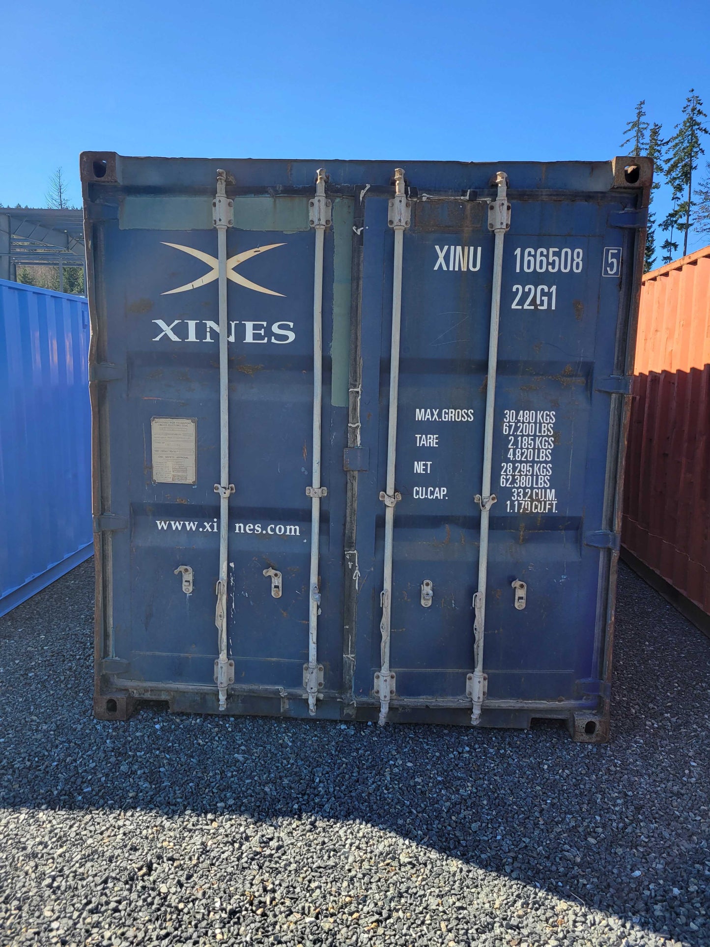Xines the lonely blue 20-foot shipping container - XINU1665085